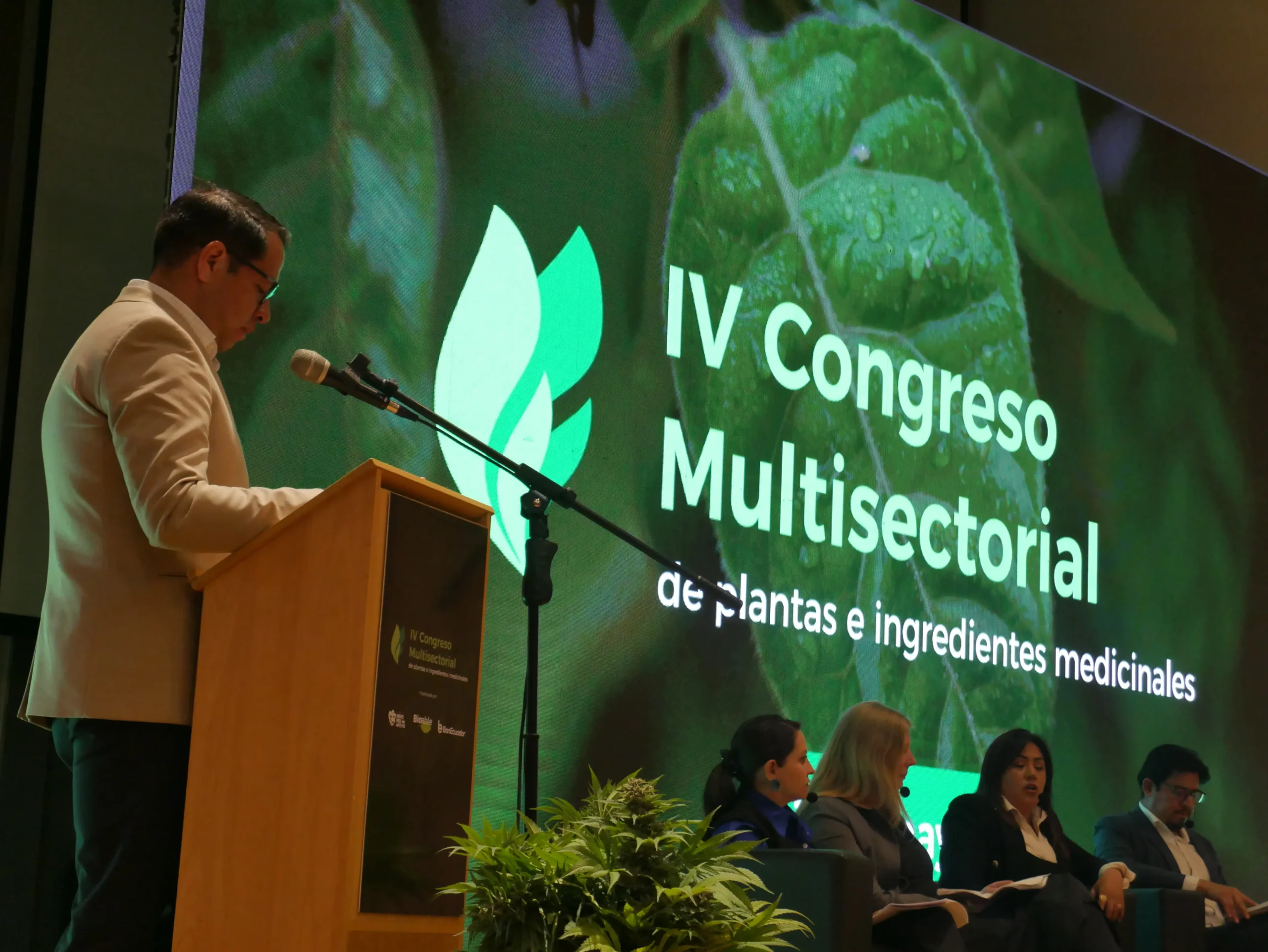 Fundación Heifer Ecuador impulsa el diálogo sobre biodiversidad e innovación en el IV Congreso Multisectorial de Plantas e Ingredientes Medicinales